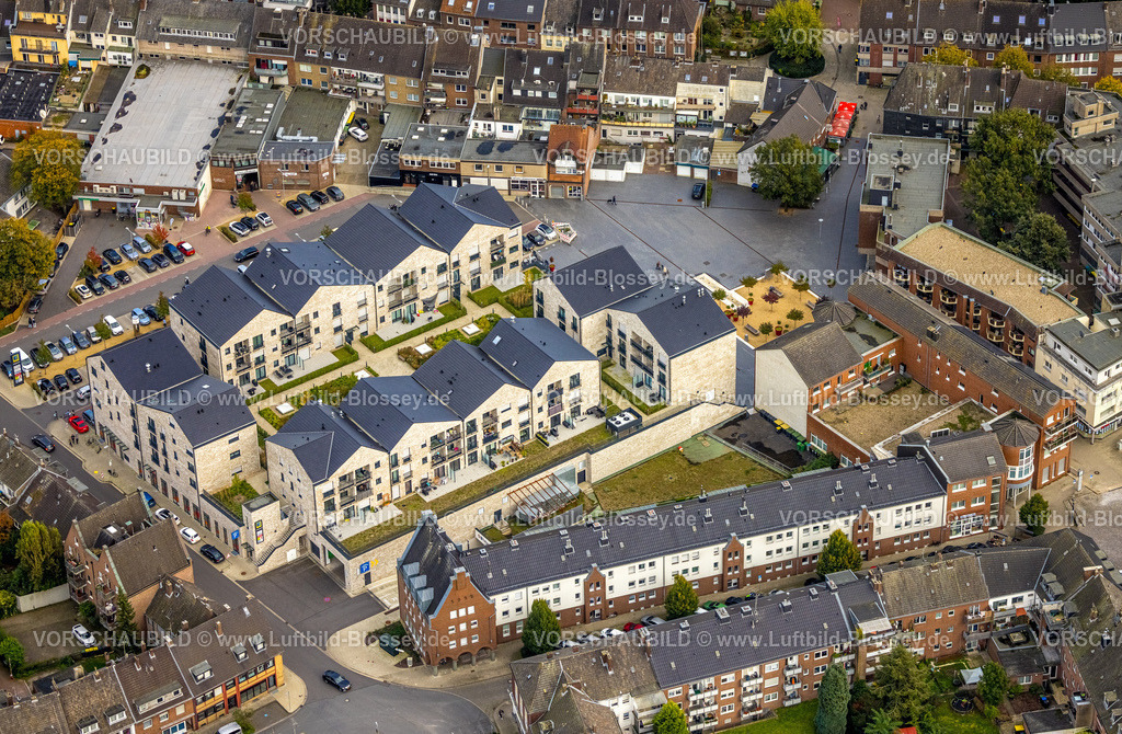 Emmerich241010506 | Luftbild, Neubau vivAtrium Emmerich, Wohnhäuser und Geschäftshäuser am Neumarkt, Emmerich, Emmerich am Rhein, Niederrhein, Nordrhein-Westfalen, Deutschland