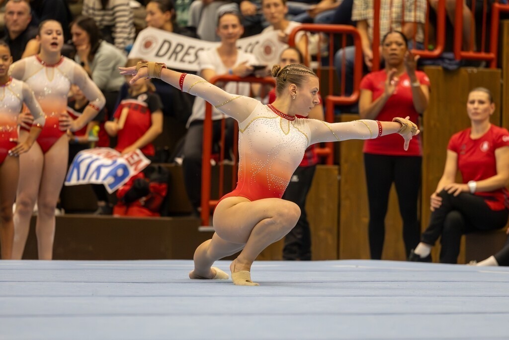 Deutsche Turnliga DTL (Bundesliga) der Frauen, 3. Wettkampftag 2025 in Ketsch***Maha Feniuk (MTV Stuttgart) am Boden | Deutsche Turnliga DTL (Bundesliga) der Frauen, 3. Wettkampftag 2025 in Ketsch***Maha Feniuk (MTV Stuttgart) am Boden - Realisiert mit Pictrs.com