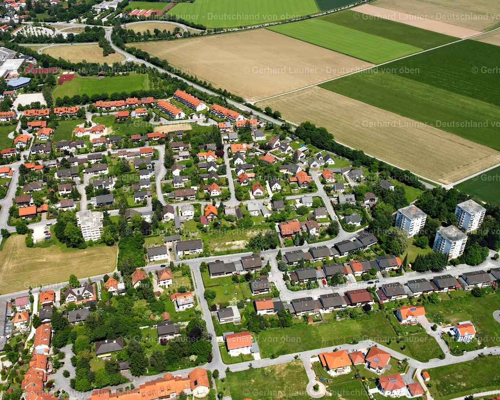 2600567 | ALTöTTING 09.06.2006 Wohngebiet einer Einfamilienhaus- Siedlung  in Altötting im Bundesland Bayern, Deutschland // Single-family residential area of settlement  in Altötting in the state Bavaria, Germany Foto: Gerhard Launer