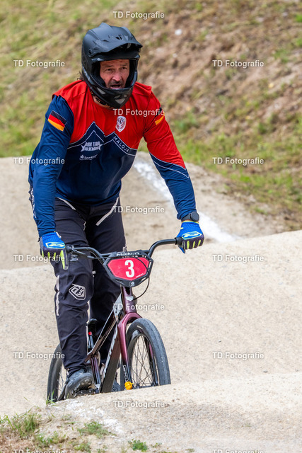 BayBMX2026-05395 | Fotogalerie von Thomas Dettweiler mit Eventbildern und lizenzfreien Fotos. Perfekt als Wandbild, für Büro, Website oder private Nutzung. - Realisiert mit Pictrs.com