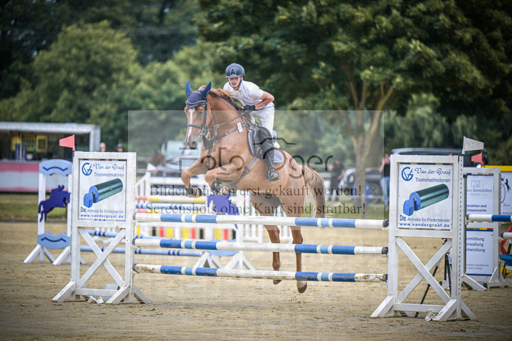 DOS_5443 | Entdecke hochwertige Reitturnierfotos von Foto Oger. Professionell, emotional und authentisch – jetzt Lieblingsmomente im Shop bestellen.Deutschlandweite Turnierfotografie. - Realisiert mit Pictrs.com