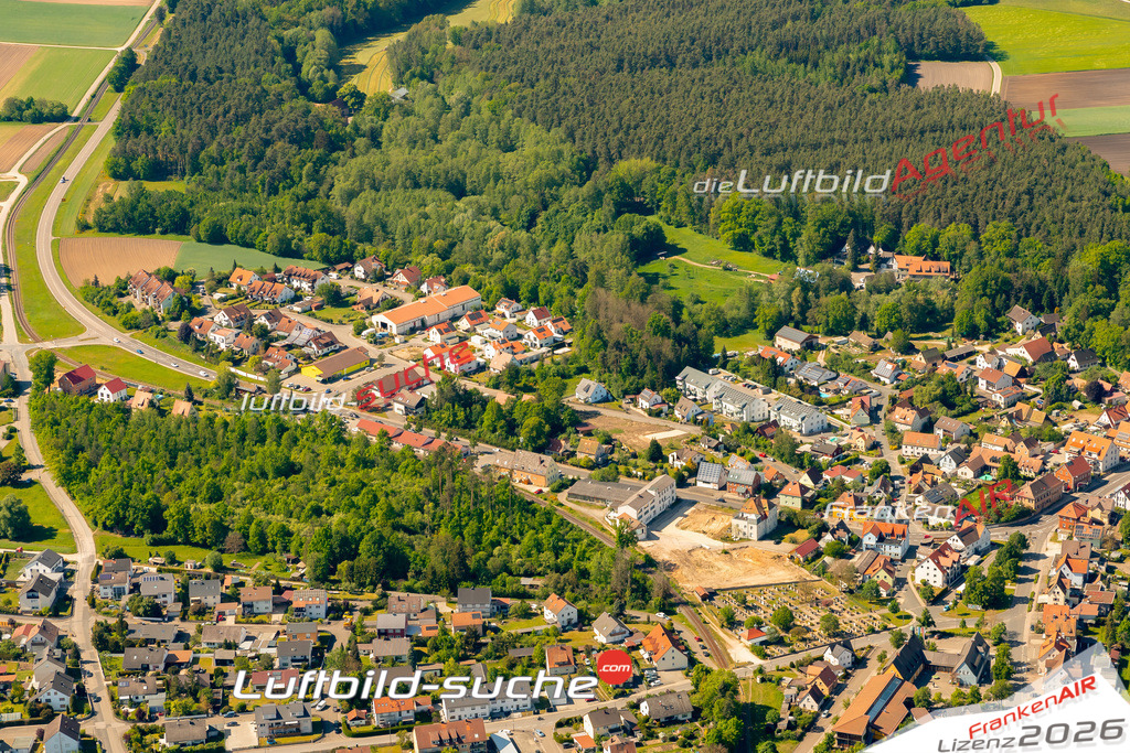 Das Luftbild zeigt : Eckersmühlen Roth - Die Luftaufnahme wurde 2024 vom UL-Flugzeug aus erstellt ( keine Drohne ) - Hochauflösende Luftaufnahme - Für grossformatige Ausdrucke geeignet. Die Geschenkidee !Mit Lizenz und Bildrechte bestellbar