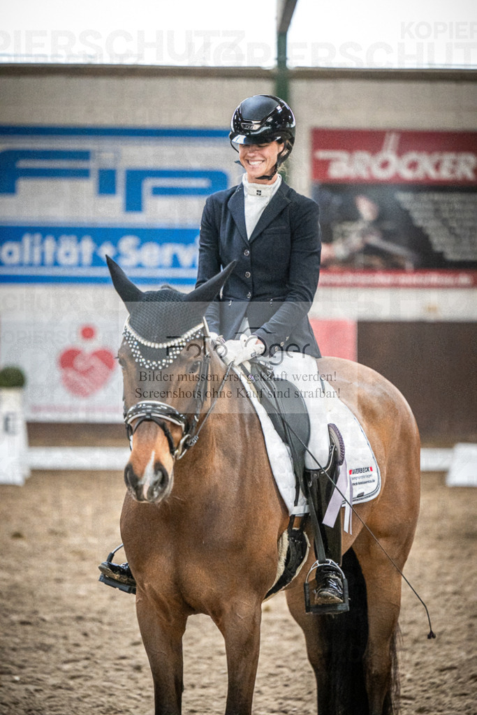 DOS_0041 | Entdecke hochwertige Reitturnierfotos von Foto Oger. Professionell, emotional und authentisch – jetzt Lieblingsmomente im Shop bestellen.Deutschlandweite Turnierfotografie. - Realisiert mit Pictrs.com