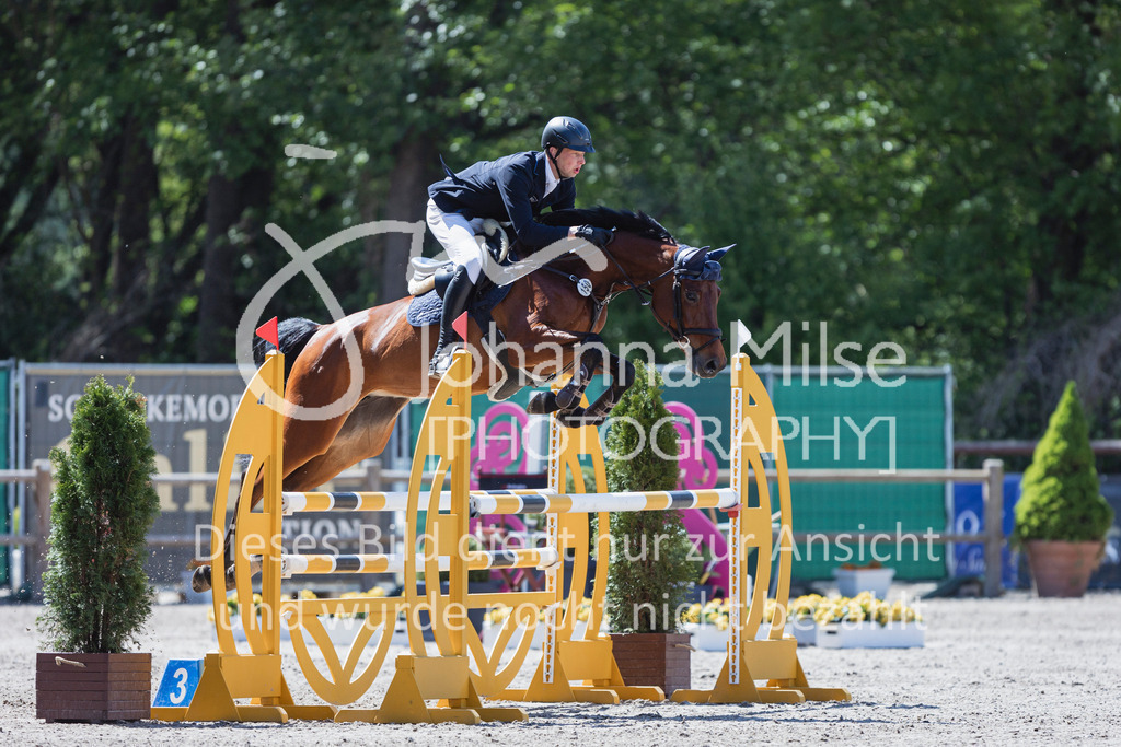 250506_Mühlen_SprPf-L1-320 | Deine schönsten Turniermomente als professionelle Fotos! Entdecke hochwertige Pferdesport-Fotografie im Online-Shop. Jetzt Fotos finden & bestellen!