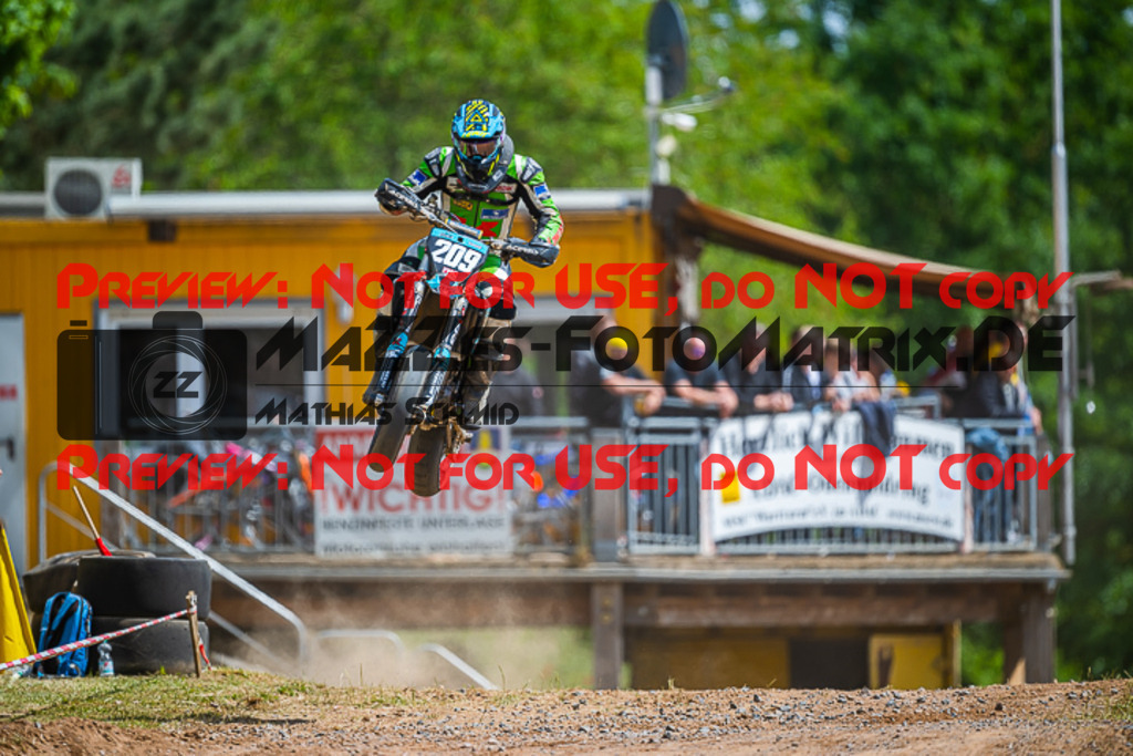 MaZZes_FotoMatrix_220529_8018 | Fotograf Mathias Schmid
Sportfotograf,
Eventfotograf,
Hochzeitsfotograf,
Portraitfotograf