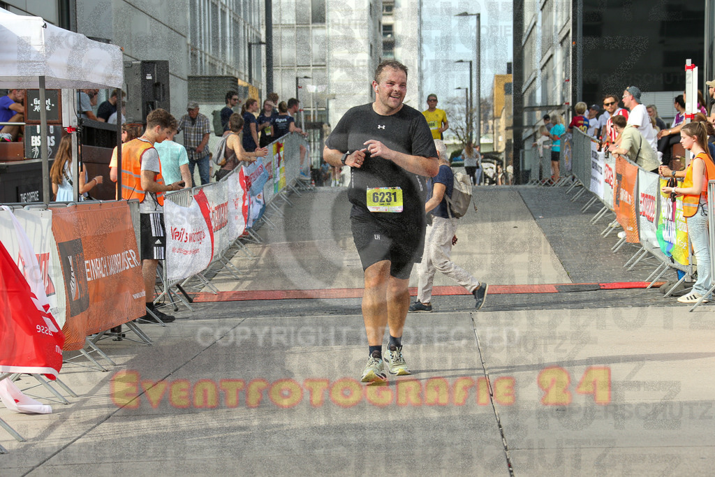250920_1537_EX1_0218 | Sportfotografie im Rhein-Sieg Kreis, Köln, Bonn, NRW, Rheinland Pfalz, Hessen, etc. Unser Tätigkeitsfeld umfasst den Laufsport vom Volkslauf über den Marathon, Duathlon, Triathon bis zum Ultralauf wie Kölnpfad Ultra oder Schindertrail.
