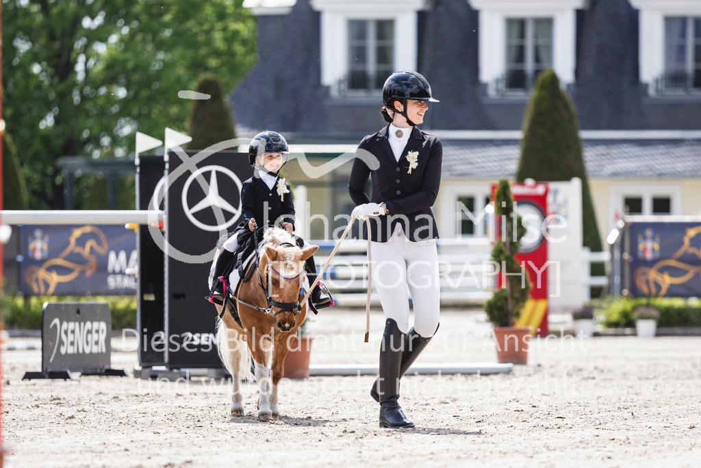 260509_PfSpTa_16_Führzügel-WB-610 | Deine schönsten Turniermomente als professionelle Fotos! Entdecke hochwertige Pferdesport-Fotografie im Online-Shop. Jetzt Fotos finden & bestellen!