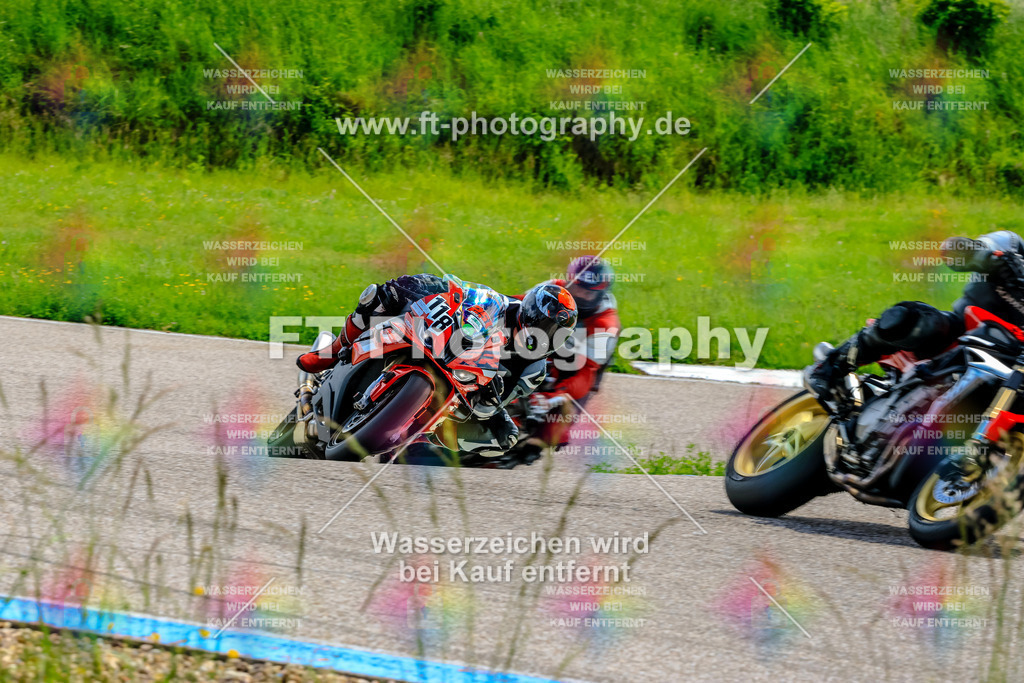 MotoTeam-0382 | Hier findet Ihr Bilder von Touristenfahrten auf der Nürburgring Nordschleife oder von anderen Veranstaltungen die ich besucht habe. Viel Spass beim Durch Schauen 