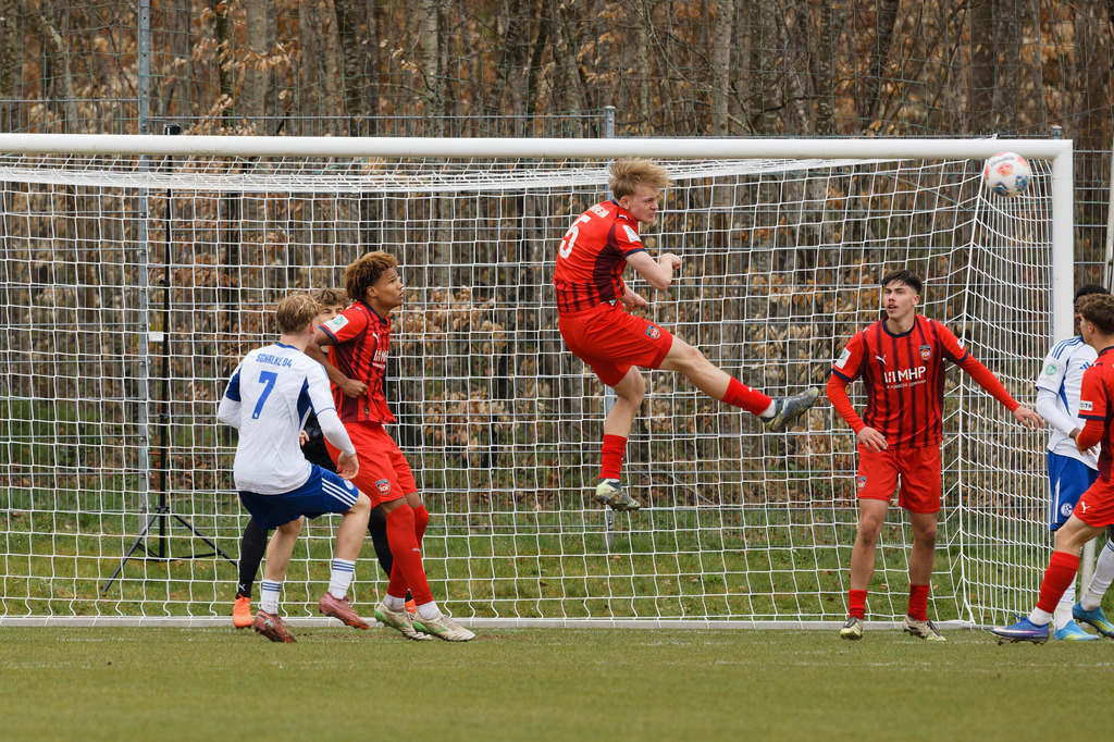20260412-FCHS04_108 | 1.FC Heidenheim 1846 vs. FC Schalke 04, Fußball, U19, A-Junioren, NWL, U19-DFB-Nachwusliga, 2025/2026, 8. Spieltag, 12.04.2026 in Heidenheim, Walter-Birkhold-Jugendstadion (Foto: Michael Bulling) - Realisiert mit Pictrs.com