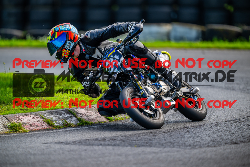 MaZZes_FotoMatrix_230815_9000 | S1