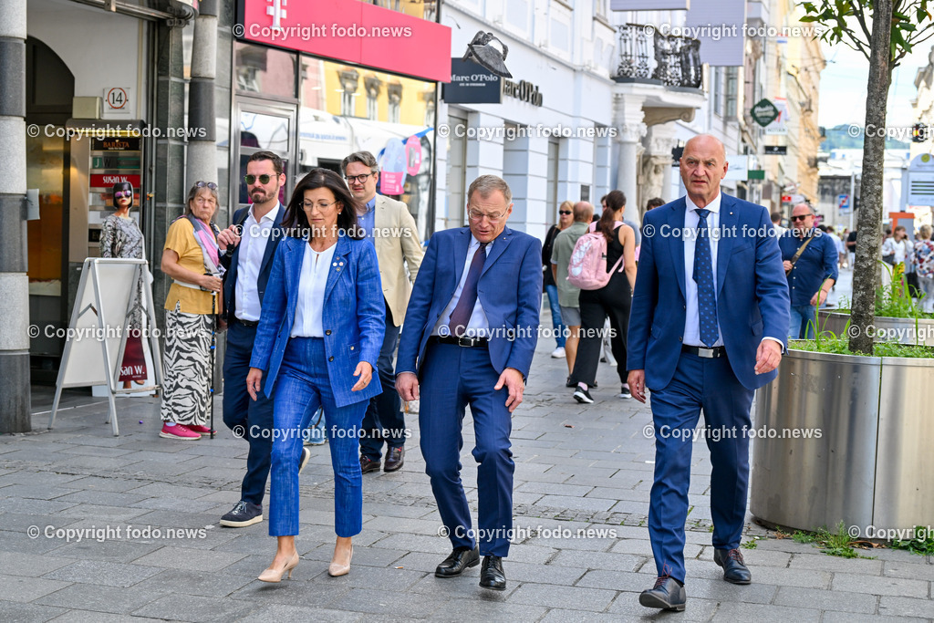 Pressekonferenz OoeVP stellt personelle Weichen_ 05.07.2024-73 | 05.07.2024, Linz, AUT, Pressekonferenz OoeVP stellt personelle Weichen - Verlaesslich fuer Oberoesterreich, im Bild Margit Angerlehner (VP, LAbg.), LH Thomas Stelzer (VP, Landeshauptmann Ooe), Christian Doerfel (VP, LAbg., Klubobmann, Bgm. Steinbach an der Steyr) - Taube