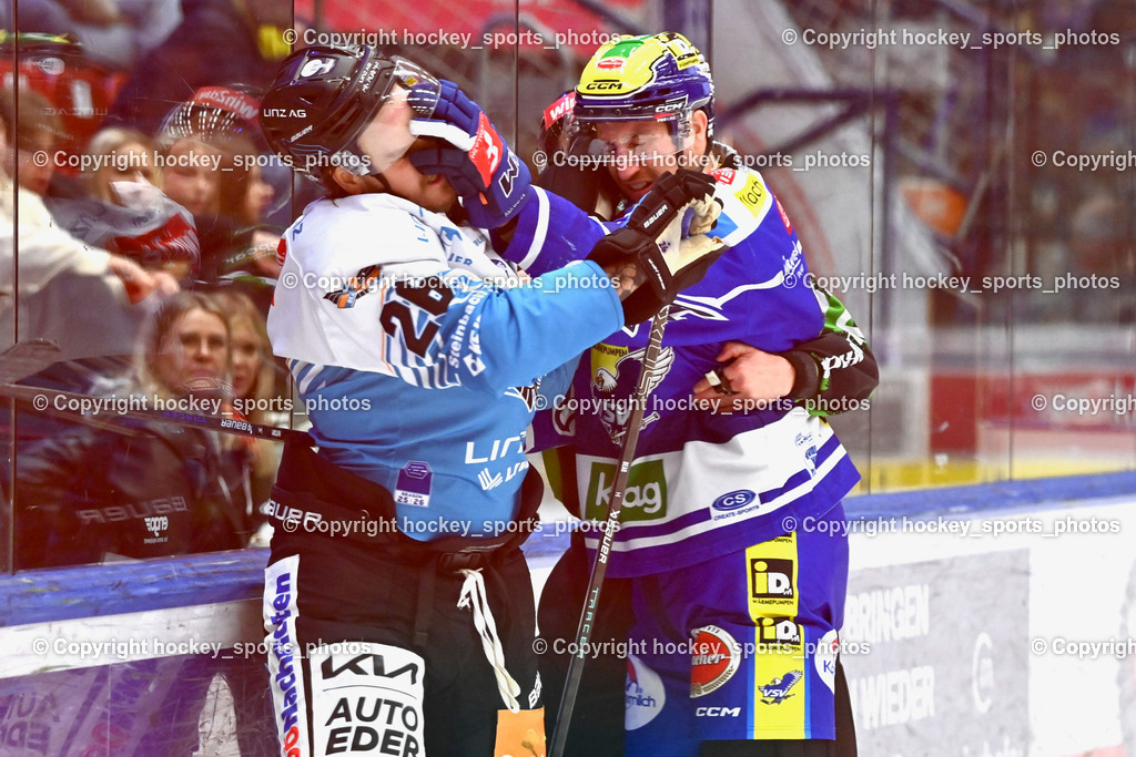 EC IDM WÄRMEPUMPEN VSV vs. Steinbach Black Wings Linz | Faustkampf, #91 Nick Hutchison EC VSV, #26 Travis Barron Black Wings Linz, EC IDM WÄRMEPUMPEN VSV vs. Steinbach Black Wings Linz, EC IDM WÄRMEPUMPEN VSV vs. Steinbach Black Wings Linz am 04.03.2026 in Villach (Stadthalle Villach), Austria, (Photo by Bernd Stefan)
