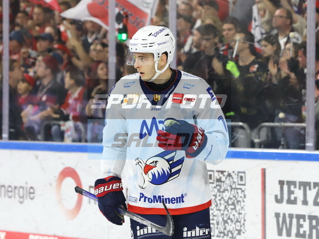 Stefan Loibl - MAN | Stefan Loibl - MAN - Realisiert mit Pictrs.com