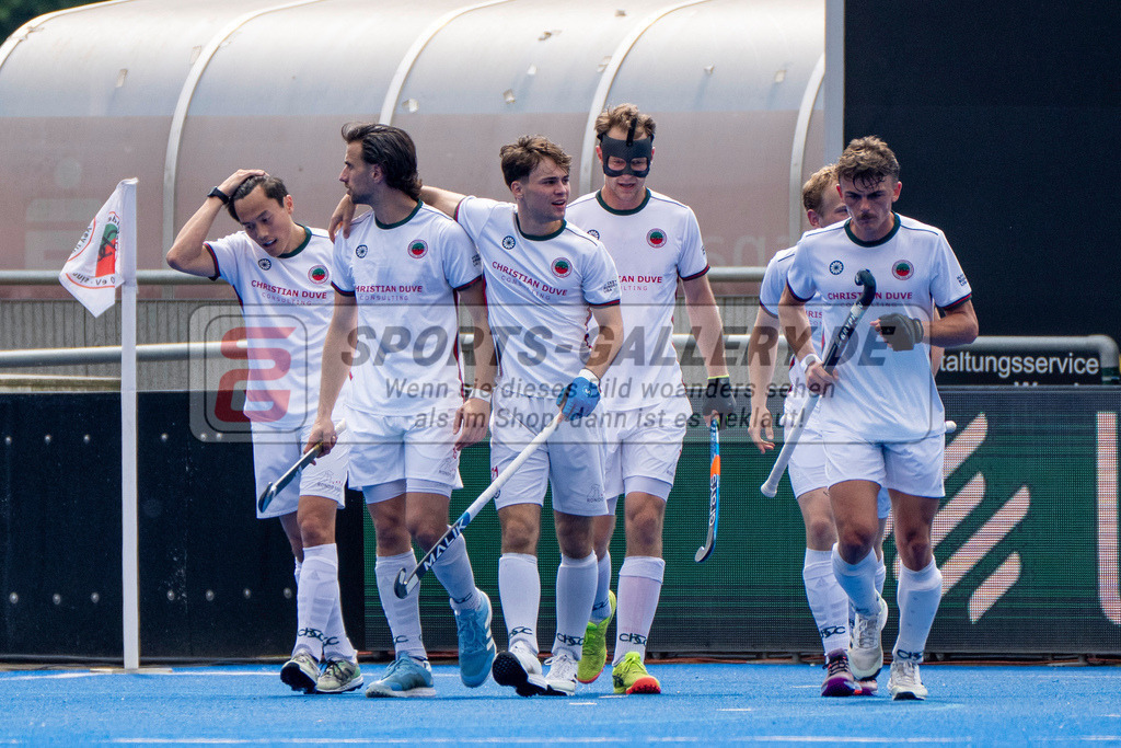 Final4_20250601-1437-HK108627 | Krefeld, Deutschland, 01.06.2025:  Feldhockey Final4 2025 – „Deutsche Feldhockey-Meisterschaften 2025“ Crefelder HTC - Rot-Weiss Köln (Finale Herren) im Gerd-Wellen-Hockeyanlage am 01.06.2025 in Krefeld, Deutschland. (Foto von Kramhöller/Fehrmann/Kaste)Krefeld, Germany, 01.06.2025: Feldhockey Final4 2025 – „Deutsche Feldhockey-Meisterschaften 2025“ Harvestehuder HTC - Düsseldorfer HC (Finale Damen) in Gerd-Wellen-Hockeyanlage at 01.06.2025 in Krefeld, Deutschland. (Foto from Kramhöller/Fehrmann/Kaste)