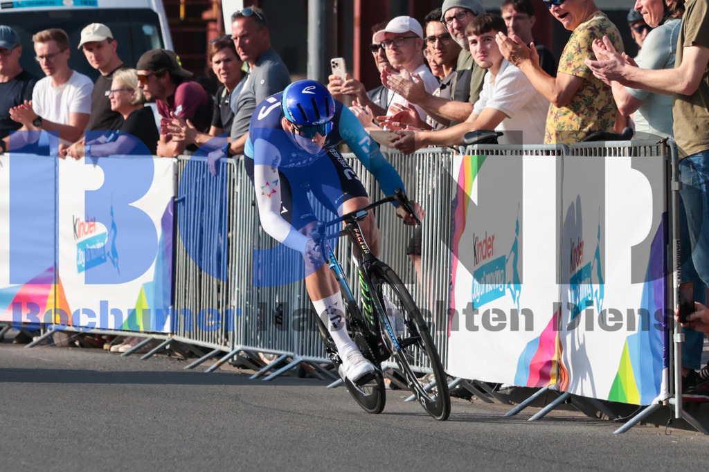 SES_DEUTOU20250820-171 | bond - Realisiert mit Pictrs.com