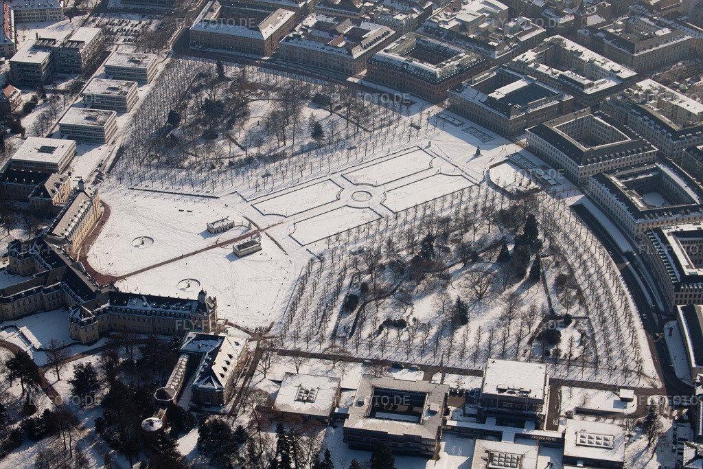 Luftbild: Schloss im Ortsteil Innenstadt-West in Karlsruhe im Bundesland Baden-Württemberg in Deutschland. Foto: IMG_24160.jpg vom 16.02.2010 durch Werner Riehm/FLY-FOTO.de