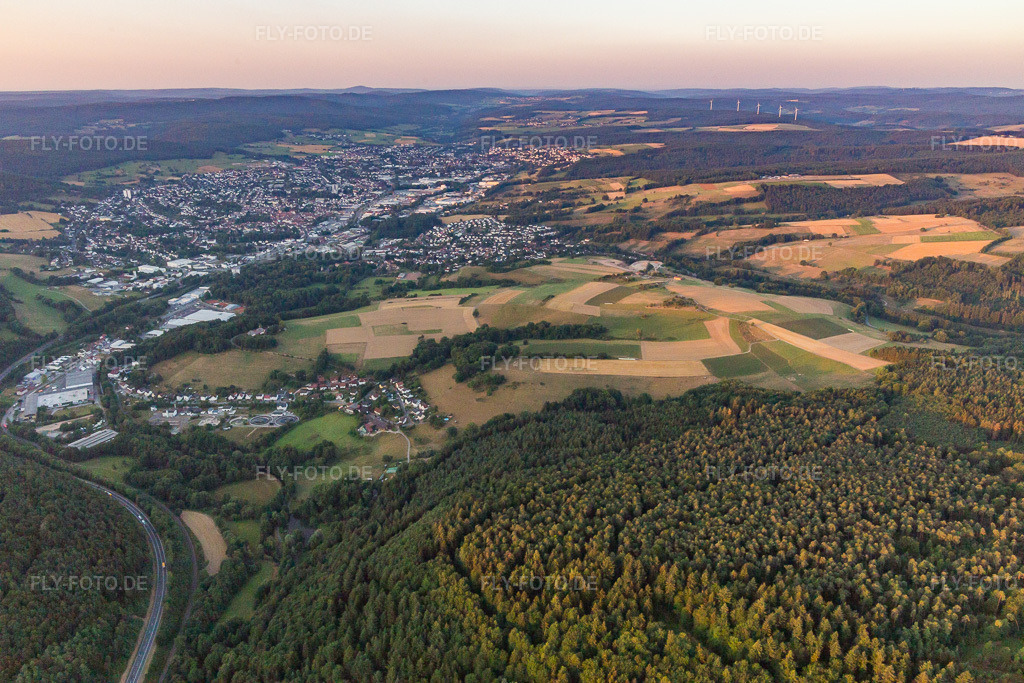 Luftbild: Ortsansicht von Norden in Michelstadt im Bundesland Hessen in Deutschland. Foto: IMG_109417.jpg vom 31.07.2018 durch Werner Riehm/FLY-FOTO.de