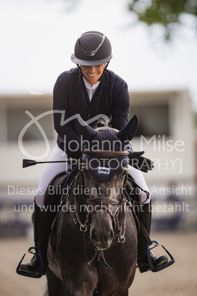 230516_Mühlen_03SprPf-A-404 | Deine schönsten Turniermomente als professionelle Fotos! Entdecke hochwertige Pferdesport-Fotografie im Online-Shop. Jetzt Fotos finden & bestellen!