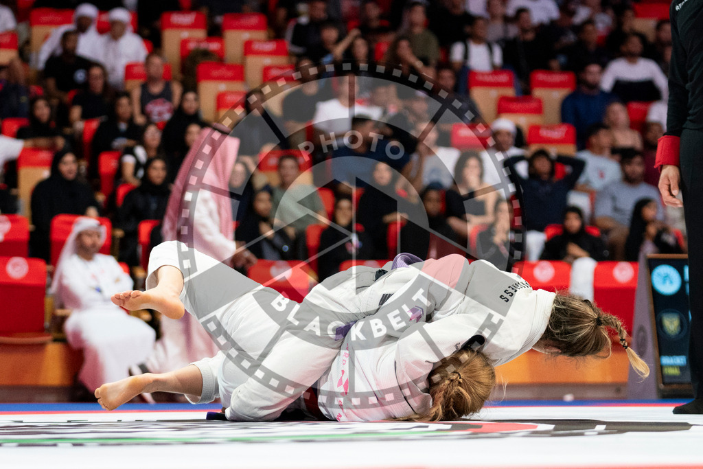 20231109PBB6460 | Fighters compete during the AJP World Professional Championship in the Mubadala Arena in Abu Dhabi, Arab United Emirates, on November 9, 2023.