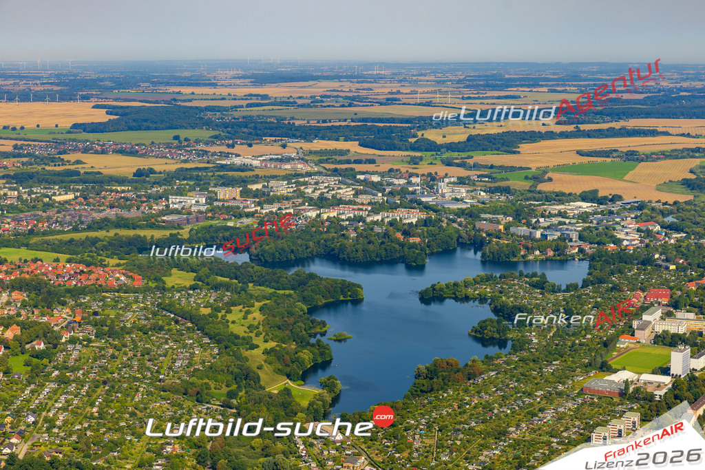 Neumühle Schwerin Bild- Das Luftbild wurde 2025 vom UL-Flugzeug heraus erstellt ( keine Drohne bzw. Drohnenaufnahme ) - Hochauflösende Luftaufnahme -Nicht vergleichbar mit Google Maps oder Satelittenbilder- Die Geschenkidee !Mit Lizenz und Bildrechte bestellbar - CC
