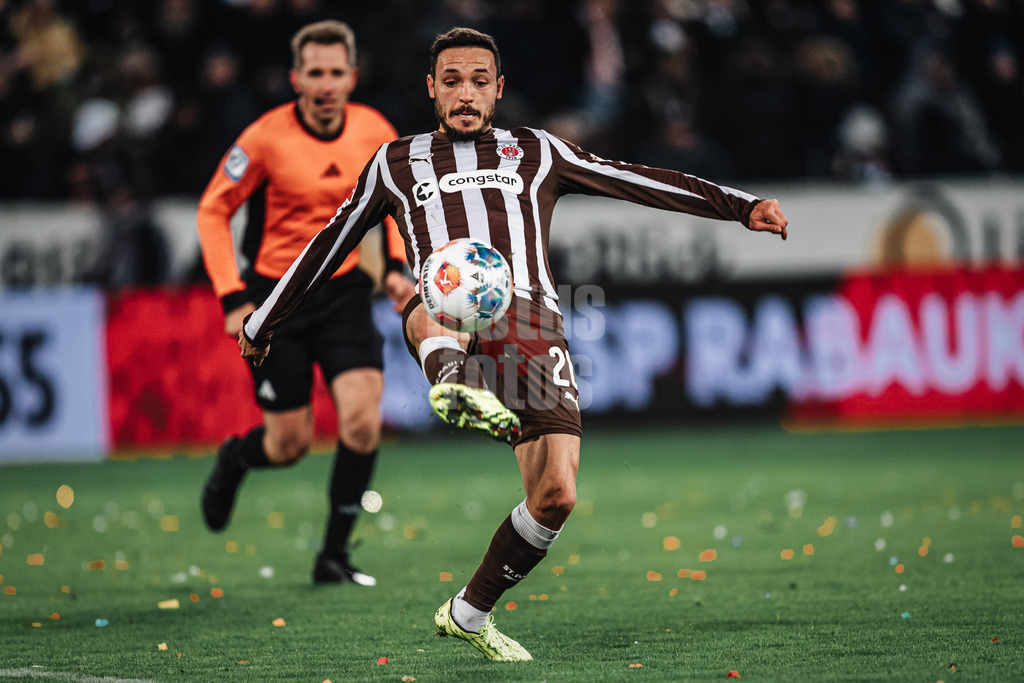 Fußball | Männer | Saison 2025/2026  | Fußball-Bundesliga | 11. Spieltag | FC St. Pauli vs. 1. FC Union Berlin | 23.11.2025 | Mathias Pereira Lage (#28, FC St. Pauli)