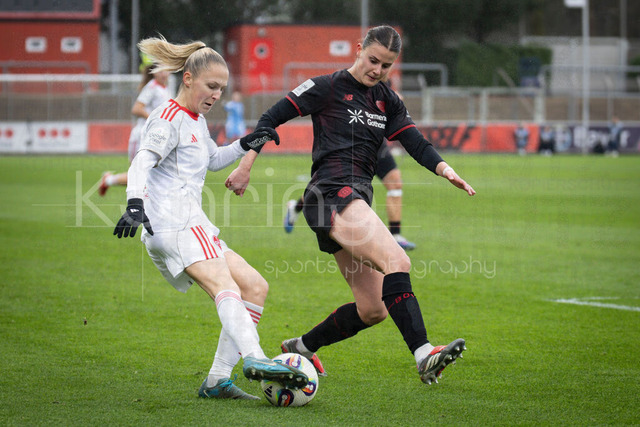 Frauen Fußball-Bundesliga; Bayer 04 Leverkusen - 1. FC Nürnberg, 31.01.2026 | Fany Proniez (1. FC Nürnberg, 3), Katharina Piljic (Bayer 04 Leverkusen, 6); Bayer 04 Leverkusen - 1. FC Nürnberg an Spieltag 16 der Google Pixel Frauen-Bundesliga am 31.01.2026 im Ulrich-Haberland-Stadion in Leverkusen (Nordrhein-Westfalen). DFL REGULATIONS PROHIBIT ANY USE OF PHOTOGRAPHS AS IMAGE SEQUENCES AND/OR QUASI-VIDEO.