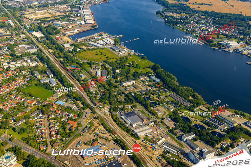 Schöne Luftaufnahme als Geschenk in Schmarl Schlachthofstraße Rostock - Die Luftbildaufnahme wurde 2025 vom UL-Flugzeug heraus erstellt ( keine Drohne ) - Hochauflösende Luftaufnahme -Nicht vergleichbar mit Google Maps oder Satelittenbilder- Die Geschenkidee !Mit Lizenz und Bildrechte bestellbar