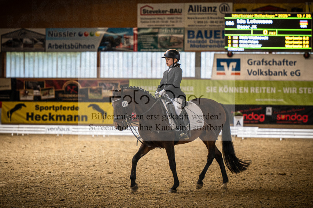 DOS_1724 | Entdecke hochwertige Reitturnierfotos von Foto Oger. Professionell, emotional und authentisch – jetzt Lieblingsmomente im Shop bestellen.Deutschlandweite Turnierfotografie. - Realisiert mit Pictrs.com