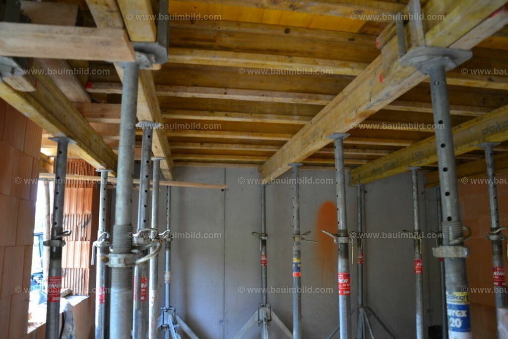 bib-lg04-betonarbeiten-0239 | Nach LV-Leistungsgruppen sortierte Detailfotos über den Bau eines Hauses. Alle Hausbau-Bilder direkt vom Urheber und Autor der Website Haus-Selber-Bauen.com