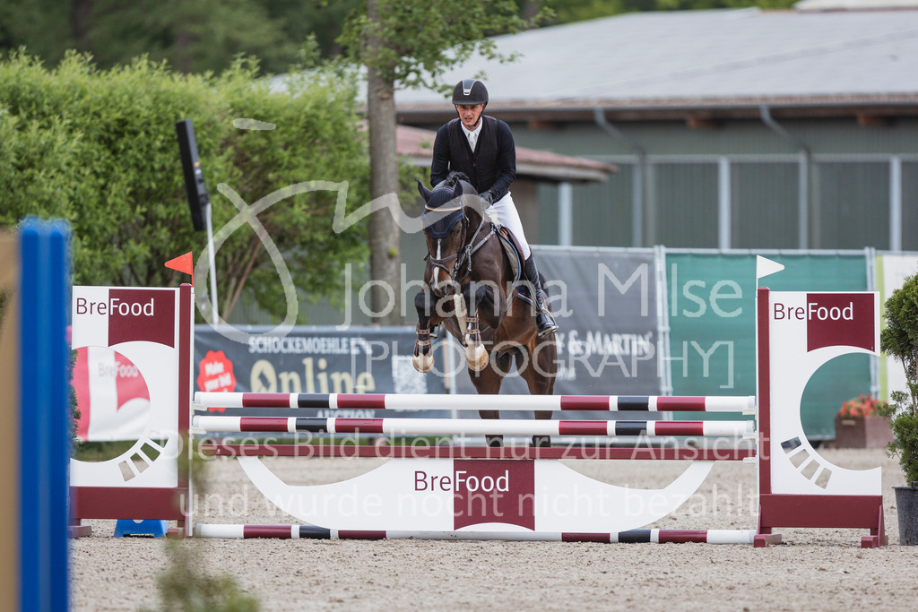 250506_Mühlen_SprPf-A2-223 | Deine schönsten Turniermomente als professionelle Fotos! Entdecke hochwertige Pferdesport-Fotografie im Online-Shop. Jetzt Fotos finden & bestellen!