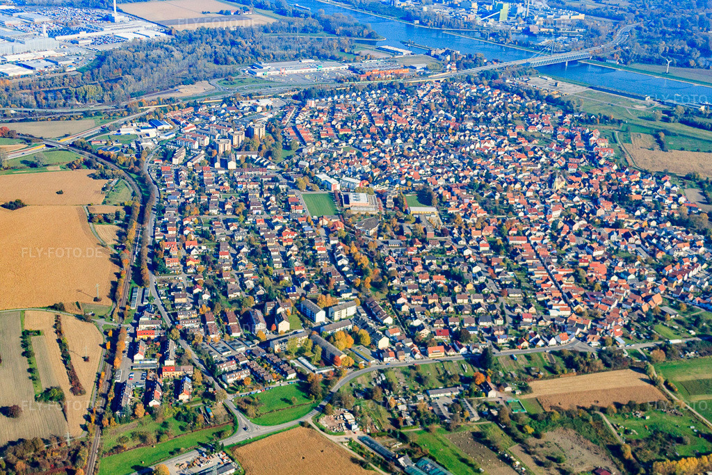 Luftbild: Ortsansicht von Südwesten im Ortsteil Maximiliansau in Wörth im Bundesland Rheinland-Pfalz in Deutschland. Foto: IMG_35233.jpg vom 31.10.2010 durch Werner Riehm/FLY-FOTO.deAuflösung des Originals: 4483 x 2989 px