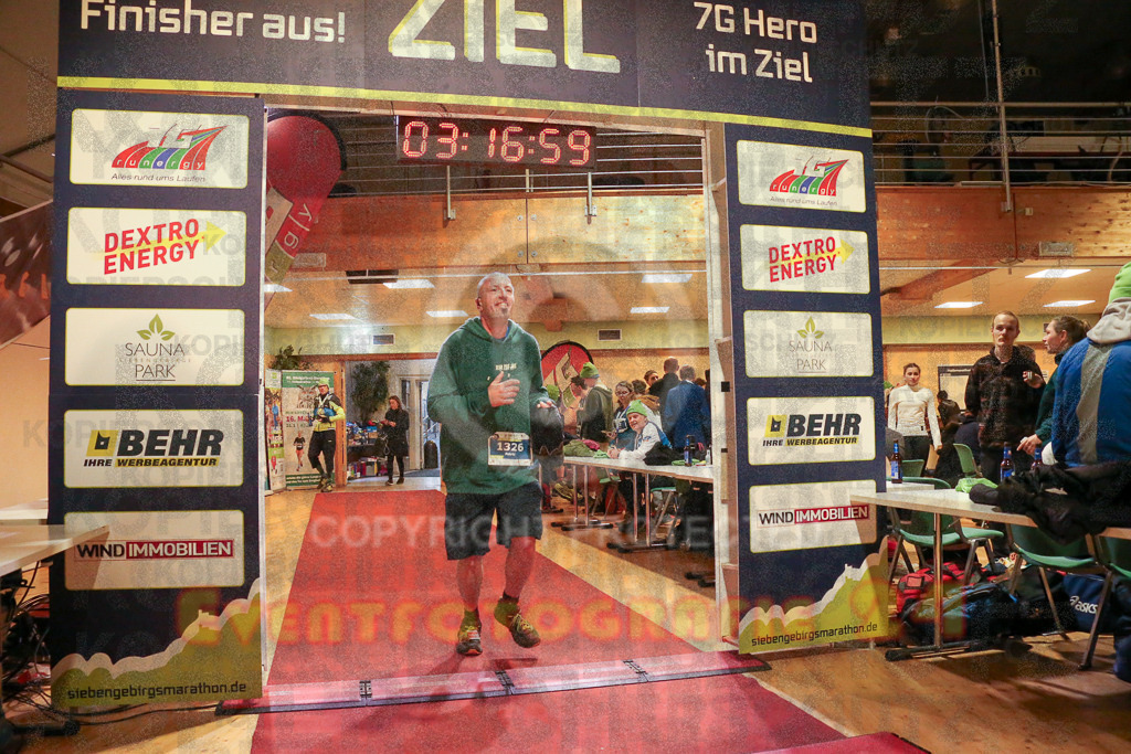 241208_1219_EX1_7570 | Sportfotografie im Rhein-Sieg Kreis, Köln, Bonn, NRW, Rheinland Pfalz, Hessen, etc. Unser Tätigkeitsfeld umfasst den Laufsport vom Volkslauf über den Marathon, Duathlon, Triathon bis zum Ultralauf wie Kölnpfad Ultra oder Schindertrail.