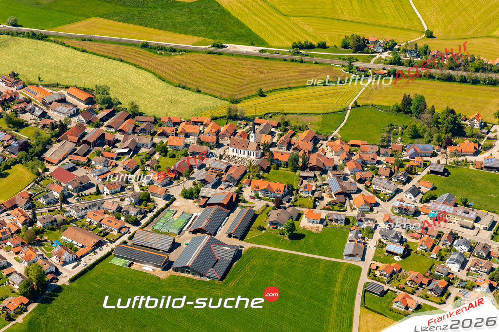 Das Luftbild zeigt :  Ruderatshofen - Die Luftaufnahme wurde 2024 vom UL-Flugzeug aus erstellt ( keine Drohne ) - Hochauflösende Luftaufnahme - Für grossformatige Ausdrucke geeignet. Die Geschenkidee !Mit Lizenz und Bildrechte bestellbar