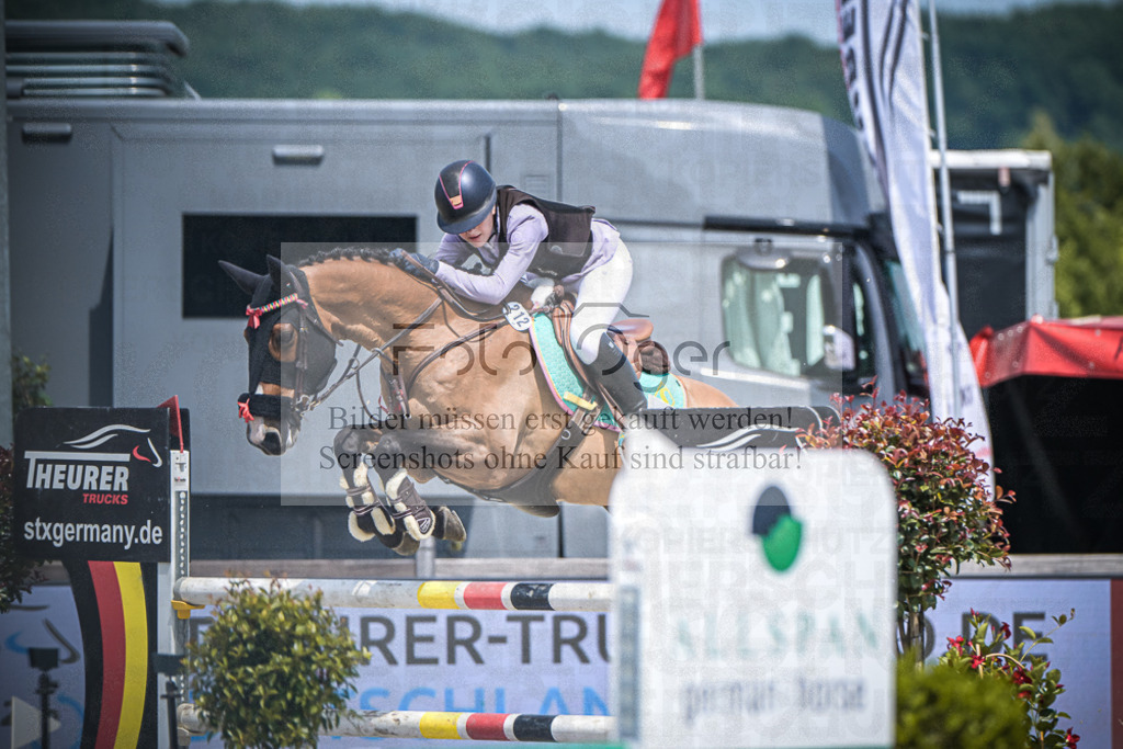 DOS_3763 | Entdecke hochwertige Reitturnierfotos von Foto Oger. Professionell, emotional und authentisch – jetzt Lieblingsmomente im Shop bestellen.Deutschlandweite Turnierfotografie. - Realisiert mit Pictrs.com