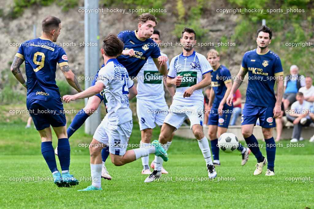 ATUS Velden vs. SV Dellach Gail | #9 Tom Zurga ATUS Velden, #18 Nicolas Manuel Modritz ATUS Velden, #23 Maximilian Wastian Dellach Gail, #10 Samir Nuhanovic Dellach Gail, #5 Roland Putsche ATUS Velden, ATUS Velden vs. SV Dellach Gail, ATUS Velden vs. SV Dellach Gail am 03.05.2025 in Velden (Wald Arena Velden), Austria, (Photo by Bernd Stefan)