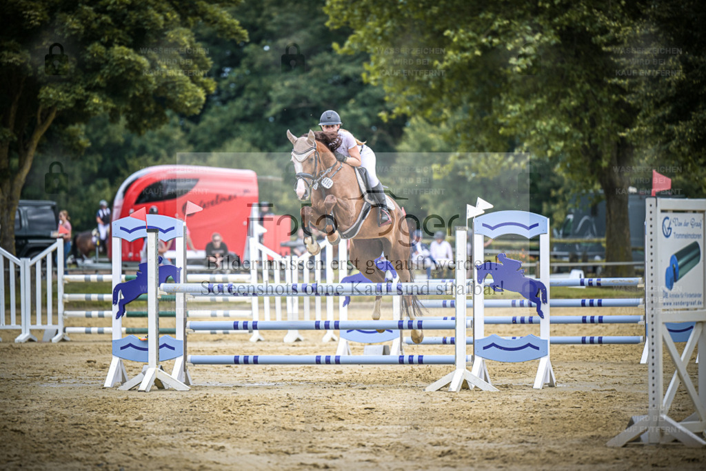 DOS_5216 | Entdecke hochwertige Reitturnierfotos von Foto Oger. Professionell, emotional und authentisch – jetzt Lieblingsmomente im Shop bestellen. - Realisiert mit Pictrs.com