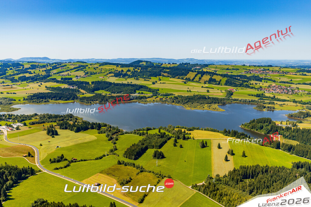 Schrägluftbild  Grüntensee  Wertach - Das Luftbild wurde 2025 vom UL-Flugzeug heraus erstellt ( keine Drohne ) - Hochauflösende Luftaufnahme -Nicht vergleichbar mit Google Maps oder Satelittenbilder- Die Geschenkidee !Mit Lizenz und Bildrechte bestellbar