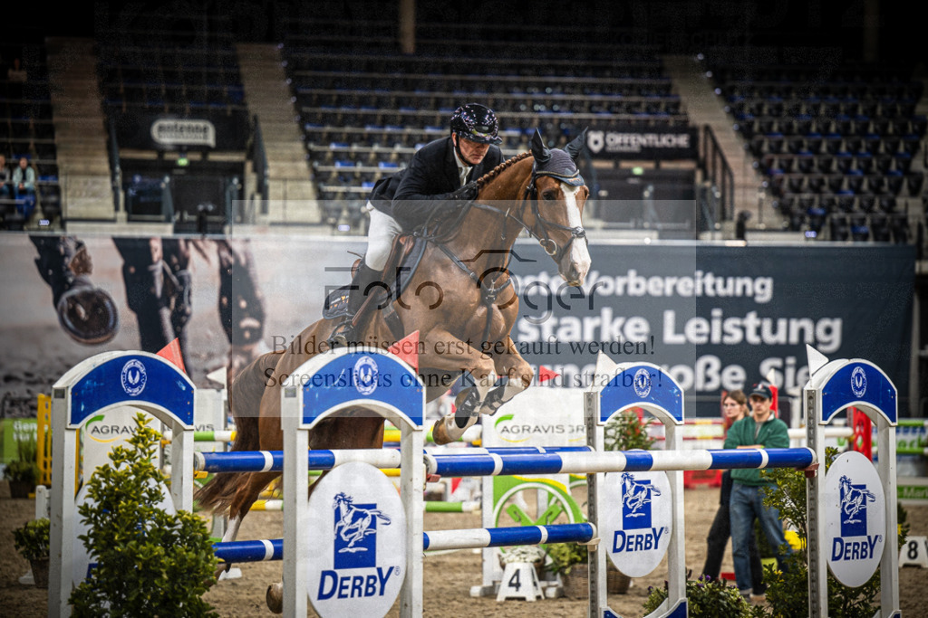 DOS_1952 | Entdecke hochwertige Reitturnierfotos von Foto Oger. Professionell, emotional und authentisch – jetzt Lieblingsmomente im Shop bestellen.Deutschlandweite Turnierfotografie. - Realisiert mit Pictrs.com