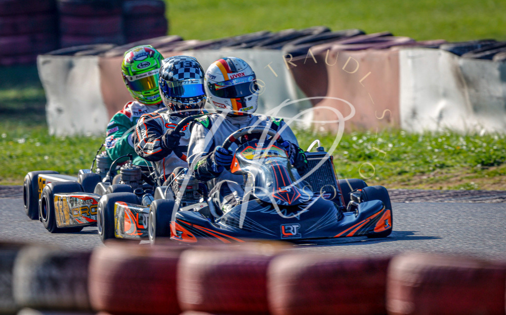 D84B2332-A7D1-4E0B-9DFE-7C4AEAB4DB8D | traudl_s_fotos