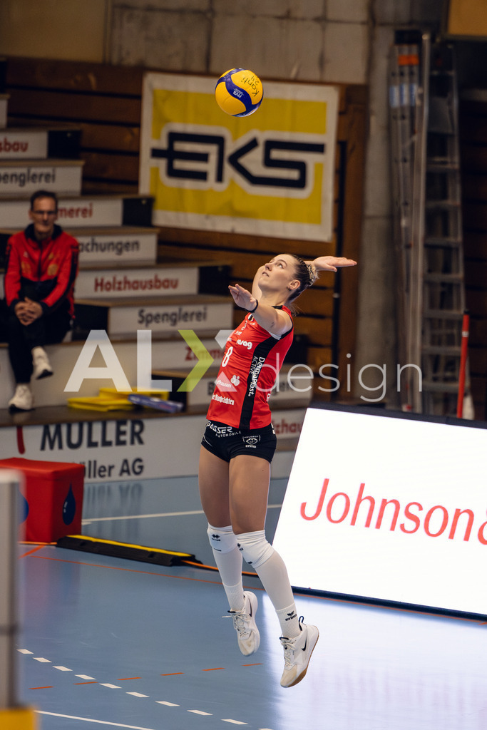 Volleyball I Frauen I Saison 2025-2026 I Volleyball NLA | Women I Round 14 I VC Kanti Schaffhausen - NLZ Volleyball Academy Zürich I 16.01.2026 | VC Kanti Schaffhausen - 8 Lina-Marie Lieb (DE) – Aussen - Realisiert mit Pictrs.com