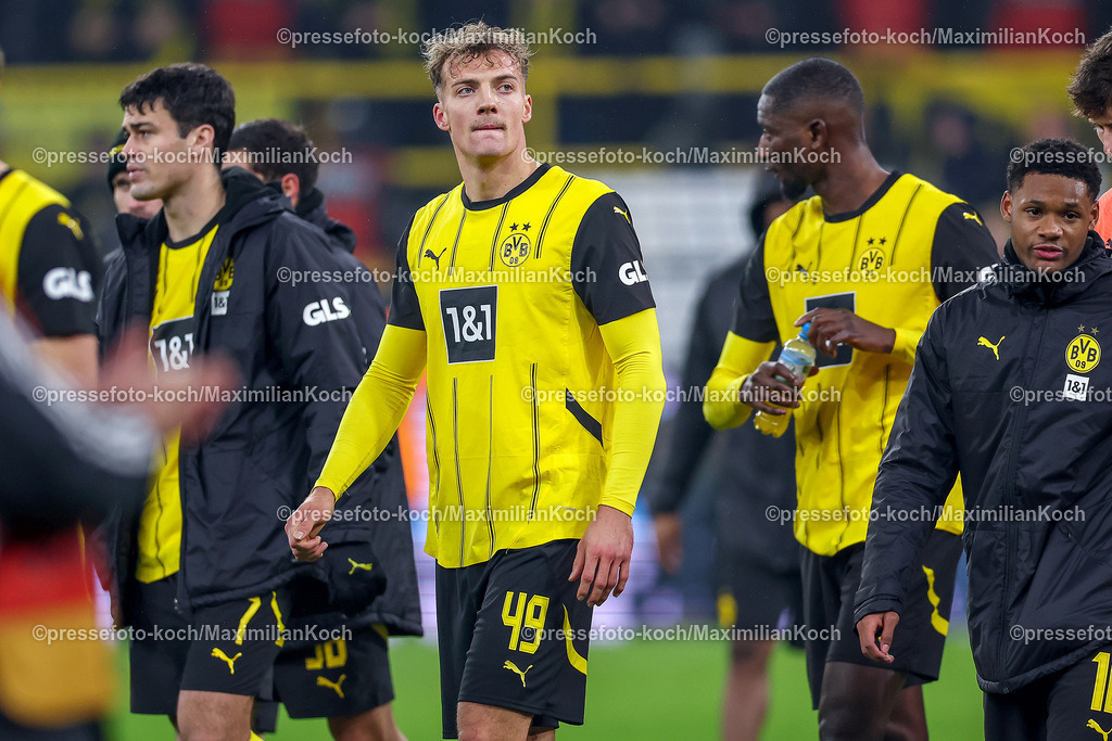 BVB15122401106 | 15.12.2024, Fußball, Borussia Dortmund - TSG 1899 Hoffenheim, 1. Fußball Bundesliga, 14. Spieltag, Signal Iduna Park, Saison 2024 2025: Enttäuschung - Enttäuschte Gesichter nach dem 1:1 Ausgleich Endstand beim BVB - Yannik Luka Lührs (BVB #49)DFB regulations prohibit any use of photographs as image sequences and or quasi-video.