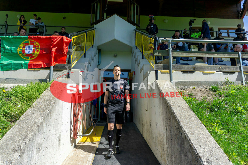 Portugal  U15 -Czech Republic U15 | EMANUEL KULTERER (Referee) ; Portugal  U15 -Czech Republic U15 am 29.04.2022 in Arnoldstein
(Sportplatz), AUSTRIA, (Photo by Ernst Krawagner sport-fan.at) - Realisiert mit Pictrs.com