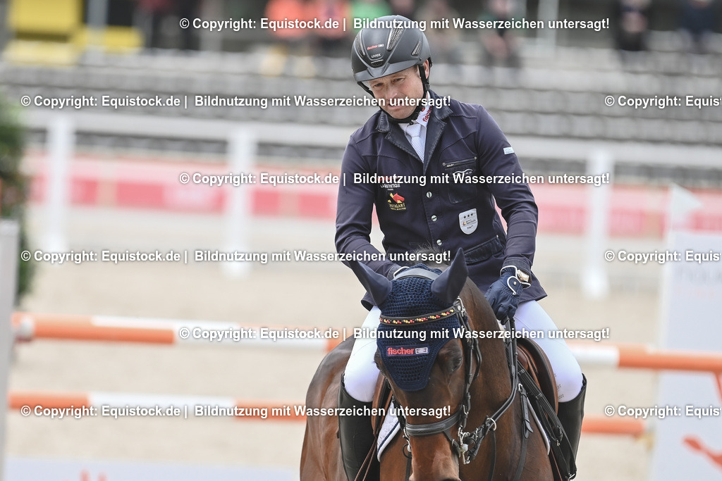 20230514_CCI4_Springen_0396 | equistock