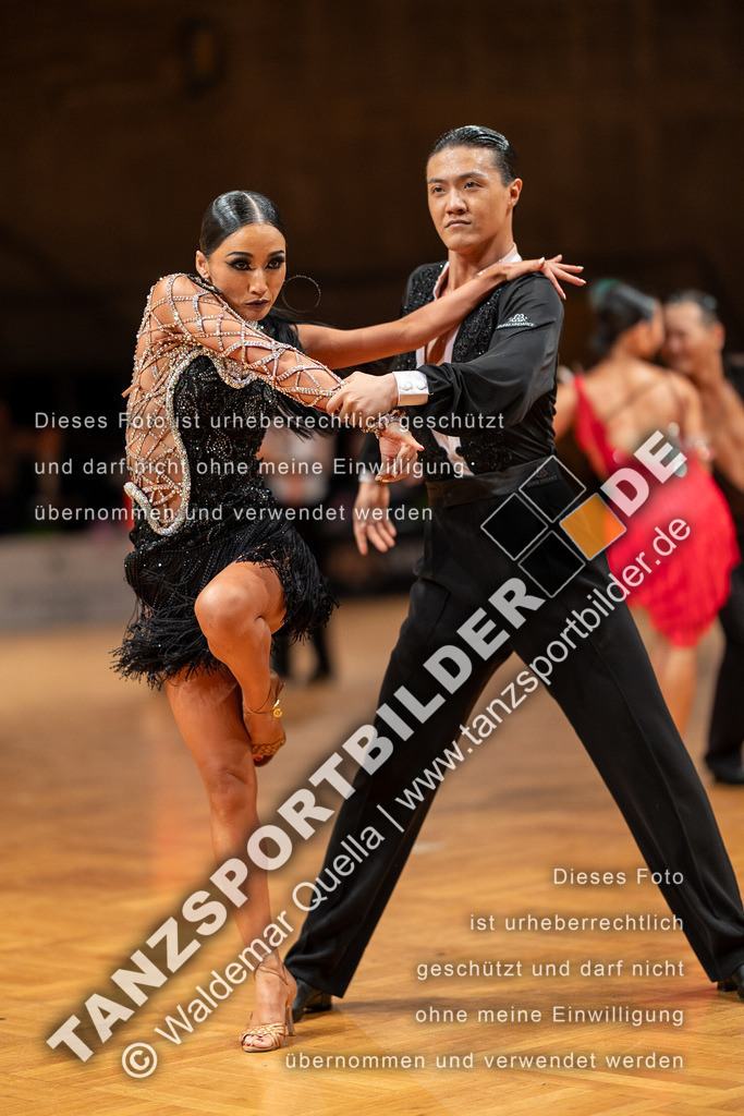 20230812-12222 | Hier finden Sie Tanz Bilder vom Latein und Standard Formationen tanzen. Sportbilder vom Tanzsport. Schöne Fotos und von Weltmeisterschaft, Europameisterschaft, Bundesliga, Regionalliga, Oberliga und Landesliga sowie von GOC Stuttgart, DanceComp, WM Bremen