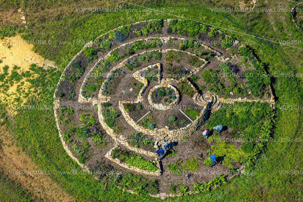 Witten230800125 | Luftbild, Spiralförmiger Kräutergarten am Christopherus-Haus Christopherus-Hof,  Annen, Witten, Ruhrgebiet, Nordrhein-Westfalen, Deutschland
