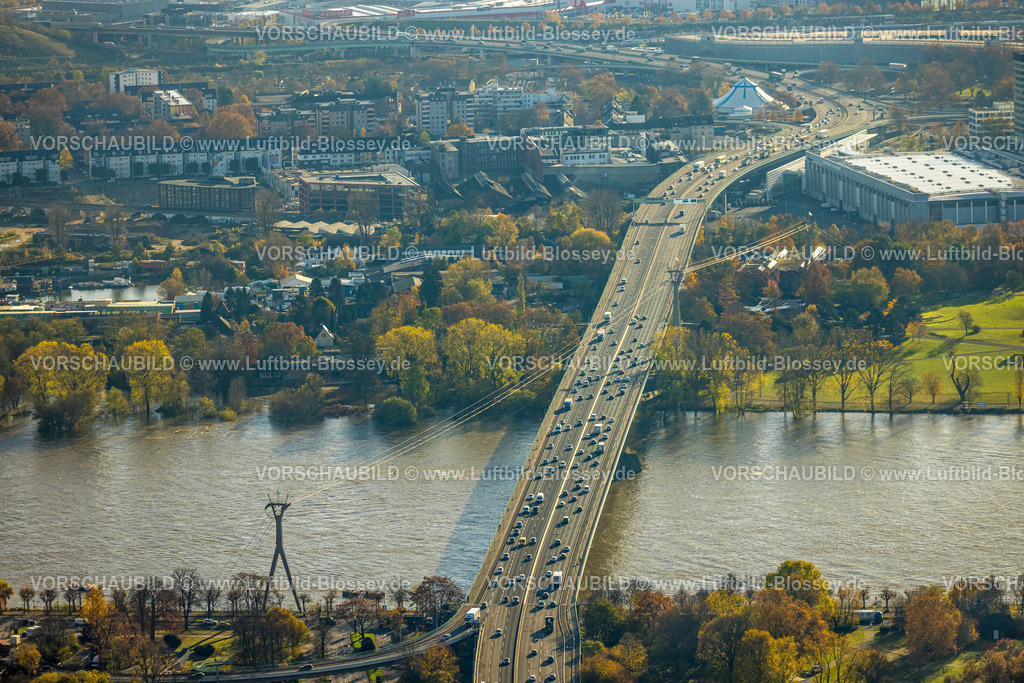 Koeln231104384 | Luftbild, Straßenverkehr Bundesstraße B55a auf der Zoobrücke über den Fluss Rhein und Seilbahn, umgeben von herbstlichen Laubbäumen, Deutz, Köln, Rheinland, Nordrhein-Westfalen, Deutschland