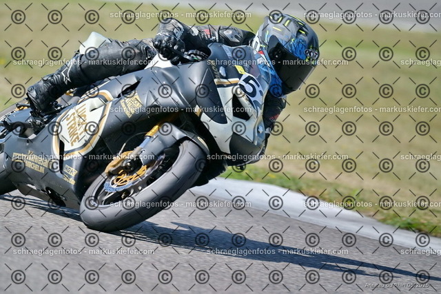 26BT02-0525 | markuskiefer.com - Realisiert mit Pictrs.com