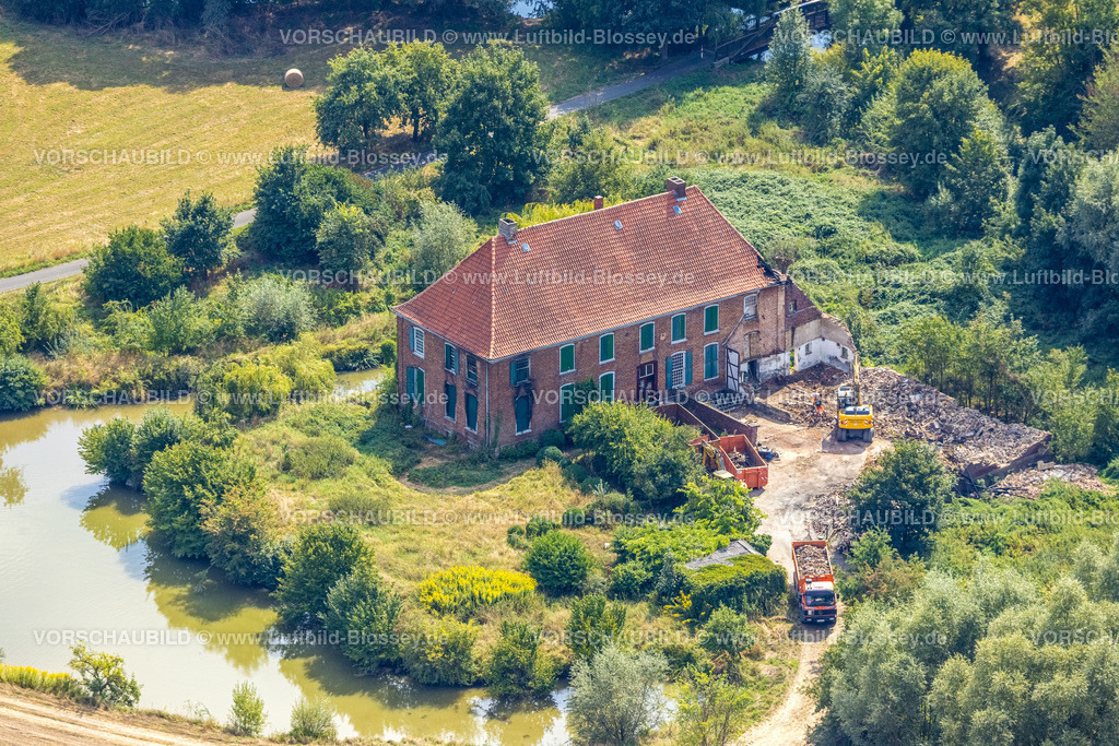 Hamm220809831Uentrop | Luftbild, Haus Hohenover, ehemaliges Wasserschloss, Brandschaden nach dem Feuer, Norddinker, Uentrop, Hamm, Ruhrgebiet, Nordrhein-Westfalen, Deutschland