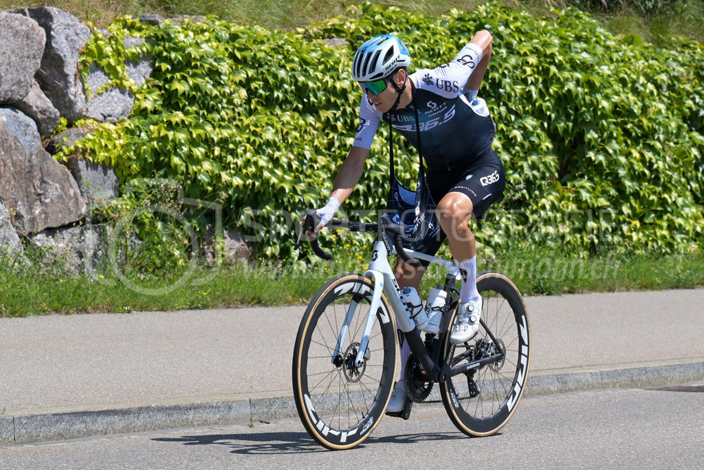 Tour de Suisse 2025 - 17. Juni 2025 | Tour de Suisse 2025Winterthurstrasse, NeftenbachFahrer des Pelotons.Bild: Sportfotografie Markus Aeschimann | www.markus-aeschimann.ch - Realisiert mit Pictrs.com