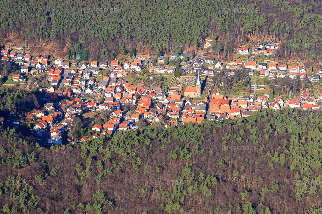 Luftbild: Ortsansicht des Dornöschens der Pfalz versteckt in den Bergen des Pflälzerwalds in Dörrenbach im Bundesland Rheinland-Pfalz in Deutschland. Foto: IMG_48354.jpg vom 11.12.2011 durch Werner Riehm/FLY-FOTO.de